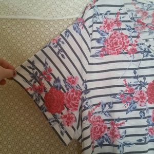Avenue Tops - avenue plus size 30/32 floral top used Avenue Tops - avenue plus size 30/32 floral top used